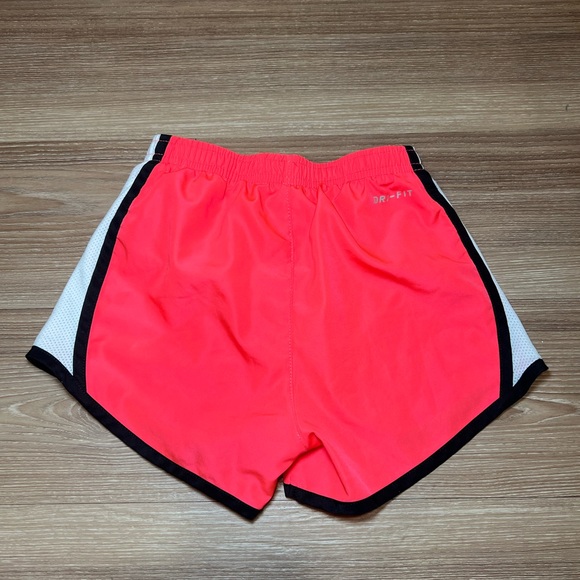 Nike Dri-FIT Girls Running Shorts Size 6 - Picture 2 of 10